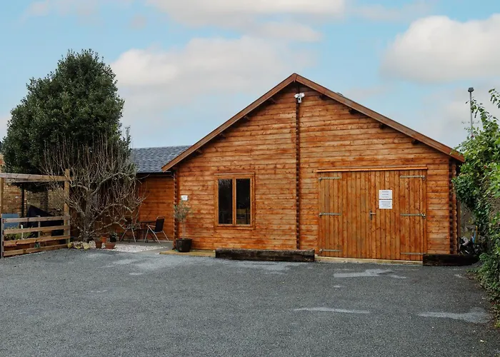 Spacious Cabin Evcharger And Free Parking Near Cambridge