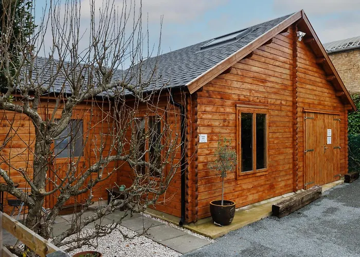 Spacious Cabin Evcharger And Free Parking Near Cambridge