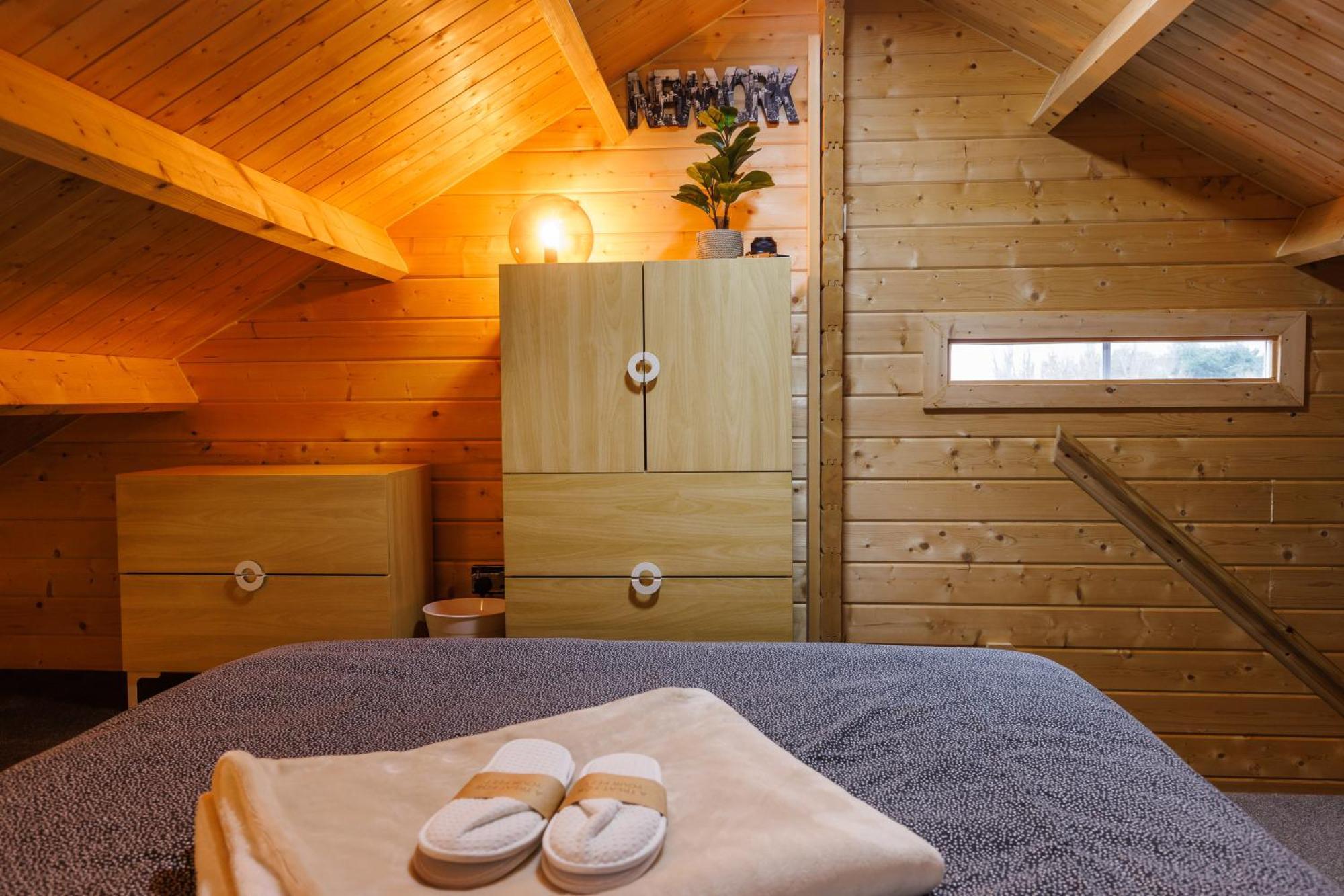 Casa vacanze Spacious Evcharger And Free Parking Near CBG